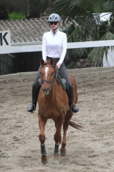 Iggy Azalea - Horseback riding lesson in LA - February 27, 2015 (20xHQ) Ojzf2MRN