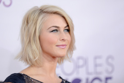 Julianne Hough - 39th Annual People's Choice Awards (Los Angeles, January 9, 2013) - 51xHQ SSBVeal0