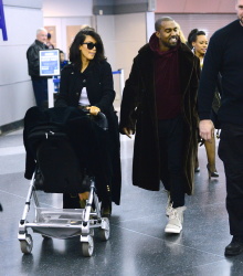 Kim Kardashian - At JFK Airport in New York City with Kanye West (2015. 02. 09) (44xHQ) Sb1zfb1g