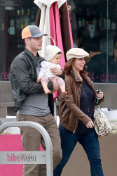 Jennifer Love Hewitt - Out for lunch in West Hollywood, 13 января 2015 (20xHQ) Sg7Mx563