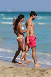 Jamie Dornan - At the beach with his girlfriend, Amelia Warner in Miami - January 17, 2013 - 25xHQ U7JaqD1d