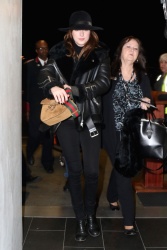 Dakota Johnson - Arriving at LAX Airport in Los Angeles - February 22, 2015 (28xHQ) UJRL4k5c