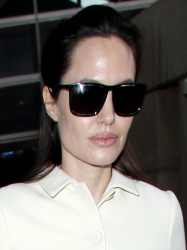 Angelina Jolie - LAX Airport - February 11, 2015 (185xHQ) UMS7sJQ0