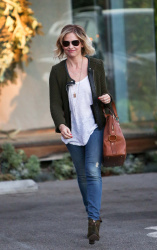 Sarah Michelle Gellar - Out and about in LA, 21 ноября 2014 (43xHQ) Ug4IgS36