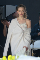 Amanda Seyfried - On the set of a photoshoot in Miami - February 14, 2015 (111xHQ) VcQcPsmF