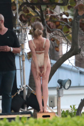 Amanda Seyfried - On the set of a photoshoot in Miami - February 14, 2015 (111xHQ) WOt2D6do