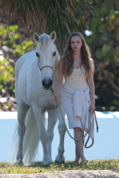 Amanda Seyfried - On the set of a photoshoot in Miami - February 14, 2015 (111xHQ) XK2LSuVN