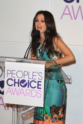 Rachel Bilson - attends the 2014 People's Choice Awards nominations announcement held at The Paley Center for Media on November 5, 2013 in Beverly Hills, California - 76xHQ Xs5R86Tj