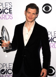 Joseph Morgan, Persia White - 40th People's Choice Awards held at Nokia Theatre L.A. Live in Los Angeles (January 8, 2014) - 114xHQ Xvg7o4bA