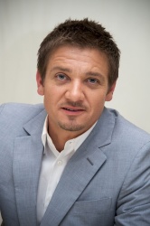Jeremy Renner - The Bourne Legacy press conference portraits by Vera Anderson (Los Angeles, July 20, 2012) - 6xHQ YpCNpCws