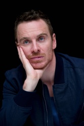 Michael Fassbender - X-Men: Days of Future Past press conference portraits (New York, May 9, 2014) - 26xHQ Z6nIcch3