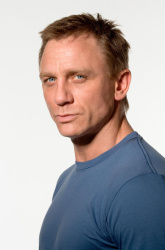 Daniel Craig - Daniel Craig - Unkown Photoshoot - 5xHQ AnyllAE1