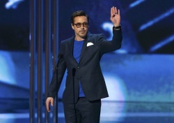 Robert Downey Jr. -  The 41st Annual People's Choice Awards in LA - January 7, 2015 - 42xHQ ArAboFxk