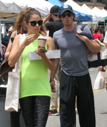 Ian Somerhalder & Nikki Reed - at the farmer's market in Sherman Oaks (July 20, 2014) - 152xHQ BD2nwOd4