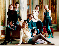 Chace Crawford - Blake Lively, Leighton Meester, Ed Westwick, Penn Badgley, Chace Crawford, Taylor Momsen, Jessica Szohr, Michelle Trachtenberg, Elizabeth Hurley, Katie Cassidy, Kelly Rutherford, William Baldwin - "Gossip Girl (Сплетница)", сезон 1-6, 2007-2012 Bdk6Ao4d