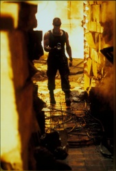 Vin Diesel - Vin Diesel, Karl Urban, David Twohy, Thandie Newton, Alexa Davalos, Colm Feore, Judi Dench - Промо стиль и постеры к фильму "The Chronicles of Riddick (Хроники Риддика)", 2004 (105xHQ) BjVGcYmD