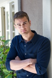 Theo James - Theo James - Divergent press conference portraits by Vera Anderson (Los Angeles, Beverly Hills, March 8, 2014) - 9xHQ BtIOKLc8