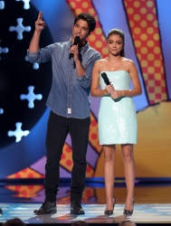 Sarah Hyland - FOX's 2014 Teen Choice Awards at The Shrine Auditorium on August 10, 2014 in Los Angeles, California - 367xHQ CKC0zE96