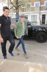 Niall Horan - Recording studio in London - April 24, 2015 - 19xHQ DKZPWeFB