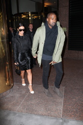 Kim Kardashian and Kanye West - Out and about in New York City, 8 января 2015 (54xHQ) DNW3MkW6