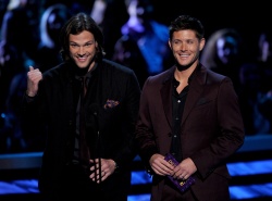 Jensen Ackles & Jared Padalecki - 39th Annual People's Choice Awards at Nokia Theatre in Los Angeles (January 9, 2013) - 170xHQ DblqEpkB