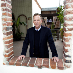 Kiefer Sutherland - "Touch" press conference portraits by Armando Gallo (Los Angeles, May 2, 2012) - 13xHQ DmWFVOvN
