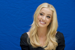Amber Heard - The Rum Diary press conference portraits by Magnus Sundholm (Beverly Hills, October 13, 2011) - 14xHQ EhMW5vud