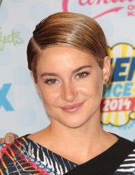 Shailene Woodley - 2014 Teen Choice Awards, Los Angeles August 10, 2014 - 363xHQ FM84oX2N