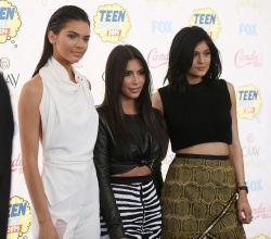 Kendall & Kylie Jenner - At the FOX's 2014 Teen Choice Awards, August 10, 2014 - 115xHQ FryBge92