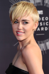 Miley Cyrus - 2014 MTV Video Music Awards in Los Angeles, August 24, 2014 - 350xHQ FtPkBp6h
