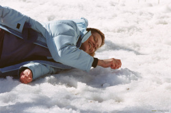 Carrie Anne Moss - Alan Rickman, Sigourney Weaver, Carrie-Anne Moss - Промо стиль и постеры к фильму "Snow Cake (Снежный пирог)", 2006 (31хHQ) G5tVkcdF