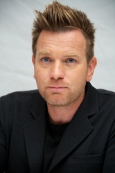 Ewan McGregor - Ewan McGregor - 'The Impossible' Press Conference Portraits by Vera Anderson - September 8, 2012 - 6xHQ HQGT24xo