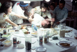 Ian Holm, Sigourney Weaver - постеры и промо стиль к фильму "Alien (Чужой)", 1979 (70хHQ) JsKtJwJu