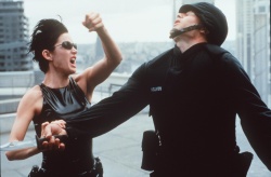 Carrie Anne Moss - Laurence Fishburne, Carrie-Anne Moss, Keanu Reeves - Промо стиль и постеры к фильму "The Matrix (Матрица)", 1999 (20хHQ) Kmg9tVVU