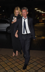 Charlize Theron and Sean Penn - seen leaving Royal Festival Hall. London - February 16, 2015 (153xHQ) MZCeOUk7