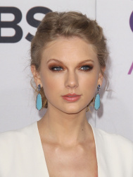 Taylor Swift - 2013 People's Choice Awards at the Nokia Theatre in Los Angeles, California - January 9, 2013 - 247xHQ MmXxR9Cp