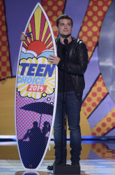 Josh Hutcherson - FOX's 2014 Teen Choice Awards in Los Angeles (2014.08.10) - 33xHQ NQ5Du8dK