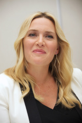 Kate Winslet - Labor Day press conference portraits by Herve Tropea (Toronto, September 8, 2013) - 9xHQ ONtZ19vy