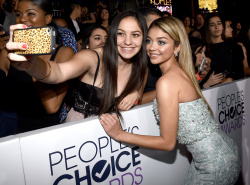 Sarah Hyland - 41st Annual People's Choice Awards at Nokia Theatre L.A. Live on January 7, 2015 in Los Angeles, California - 207xHQ OQpUm3sA