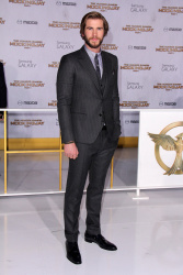 Liam Hemsworth, Jennifer Lawrence, Josh Hutcherson - 'The Hunger Games: Mockingjay - Part 1'Los Angeles Premiere at Nokia Theatre L.A. Live, Лос-Анджелес, 17 ноября 2014 (119xHQ) PiAvhkPS
