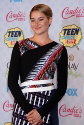Shailene Woodley - 2014 Teen Choice Awards, Los Angeles August 10, 2014 - 363xHQ Q2suBntc