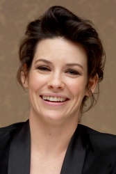 Evangeline Lilly - The Hobbit: The Desolation of Smaug press conference portraits by Munawar Hosain (Beverly Hills, December 3, 2013) - 25xHQ QR1fqCrw