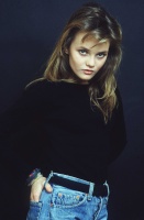 Ванесса Паради (Vanessa Paradis) Photoshoot in (1987) (4xHQ) QvOnXVD2