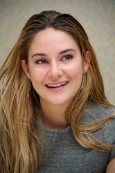 Shailene Woodley - The Spectacular Now press conference portraits by Vera Anderson (Beverly Hills, July 29, 2013) - 13xHQ RJyJyg9b