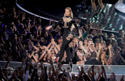 Iggy Azalea - Iggy Azalea - 2014 MTV Video Music Awards in Los Angeles, August 24, 2014 - 129xHQ RwTxYves