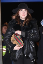 Dakota Johnson - Arriving at LAX Airport in Los Angeles - February 22, 2015 (28xHQ) SlVATG7g