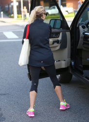 Reese Witherspoon - Out and about in Brentwood - February 5, 2015 (33xHQ) Tct2ycMS