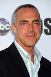 Titus Welliver - arrives at ABC's Lost Live The Final Celebration (2010.05.13) - 6xHQ UVjKHBay