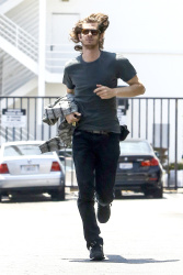 Andrew Garfield - Andrew Garfield - Outside a gym in Los Angeles - May 27, 2015 - 18xHQ UoeW5Jdz