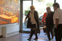 Sean Penn - Sean Penn and Charlize Theron - depart from Rome after a Valentine's Day weekend - February 15, 2015 (37xHQ) WEpi84RT